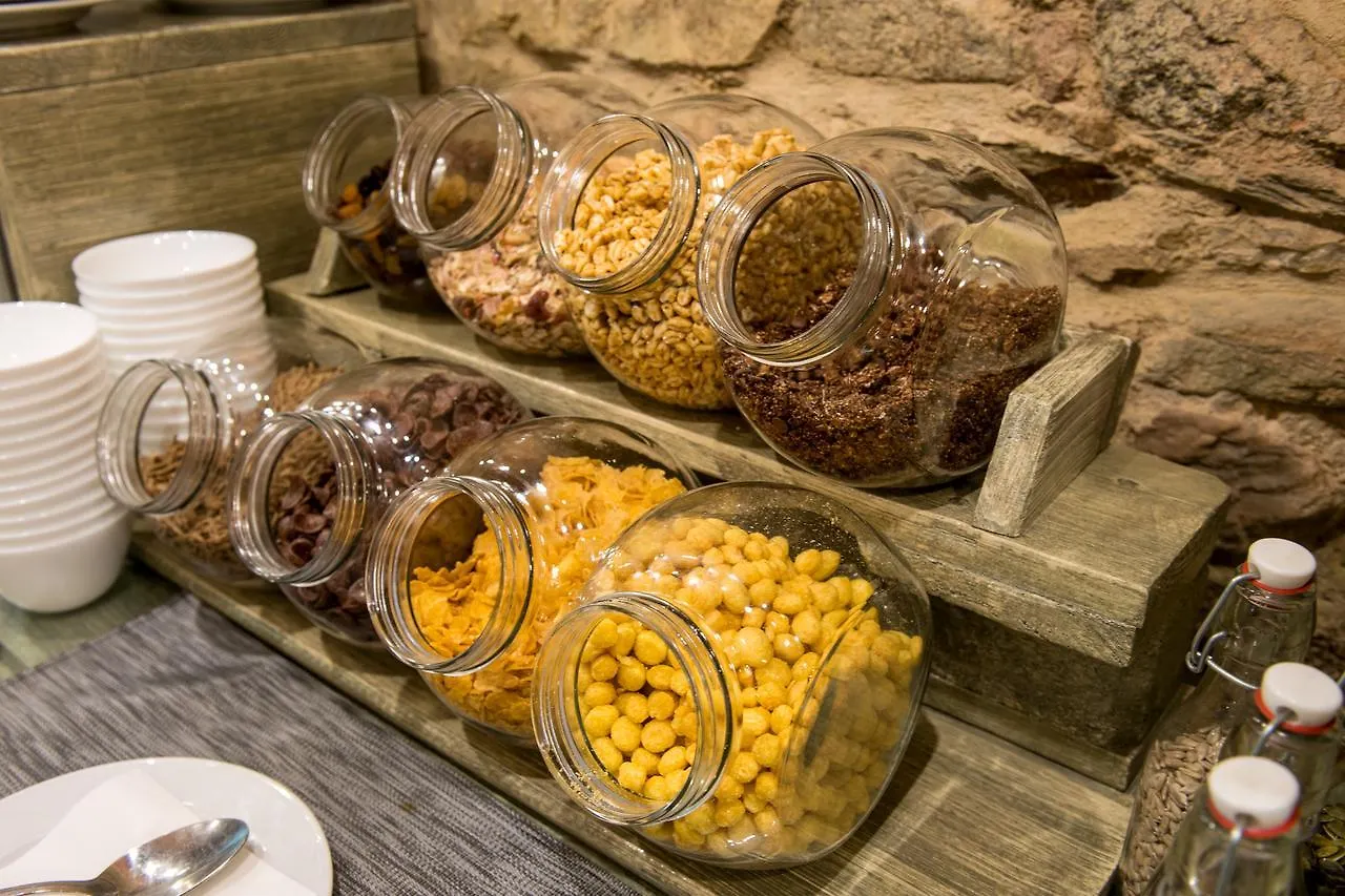 Hotel Castell Blanc 엠푸리아브라바